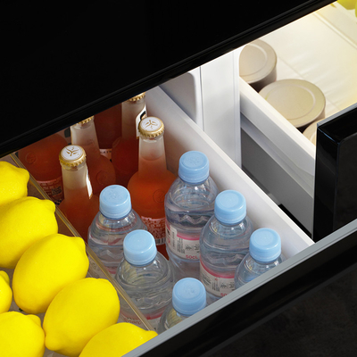 Temperature Range 3-12 LG Refrigerator Table with Meat Chiller and Wine Preservation
